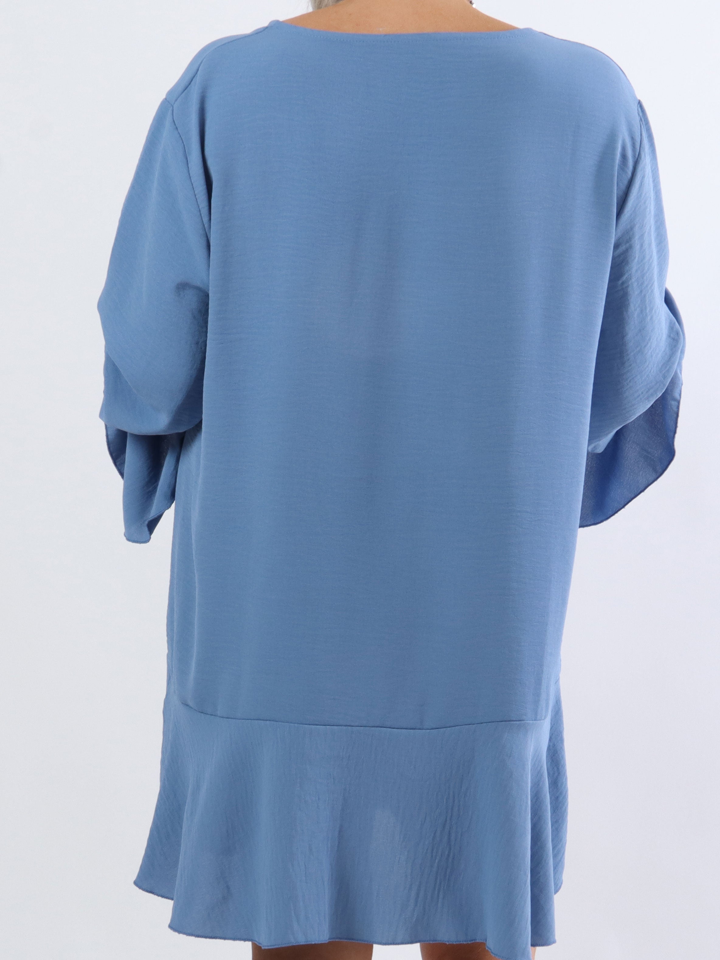 Linja - Plus size blus med volang på ärmen - White